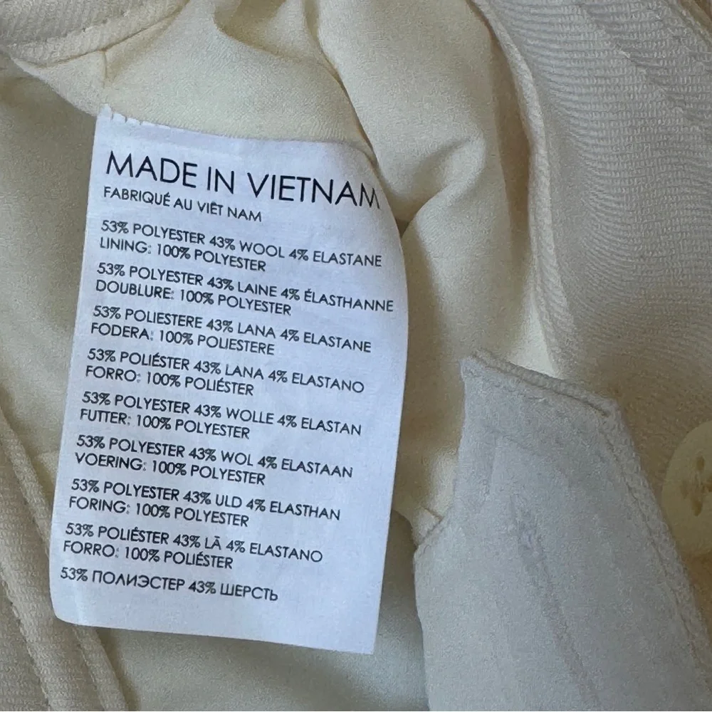 Club Monaco Enamel Ring ButterCream Cropped Women's Pants - Picture 6 of 9